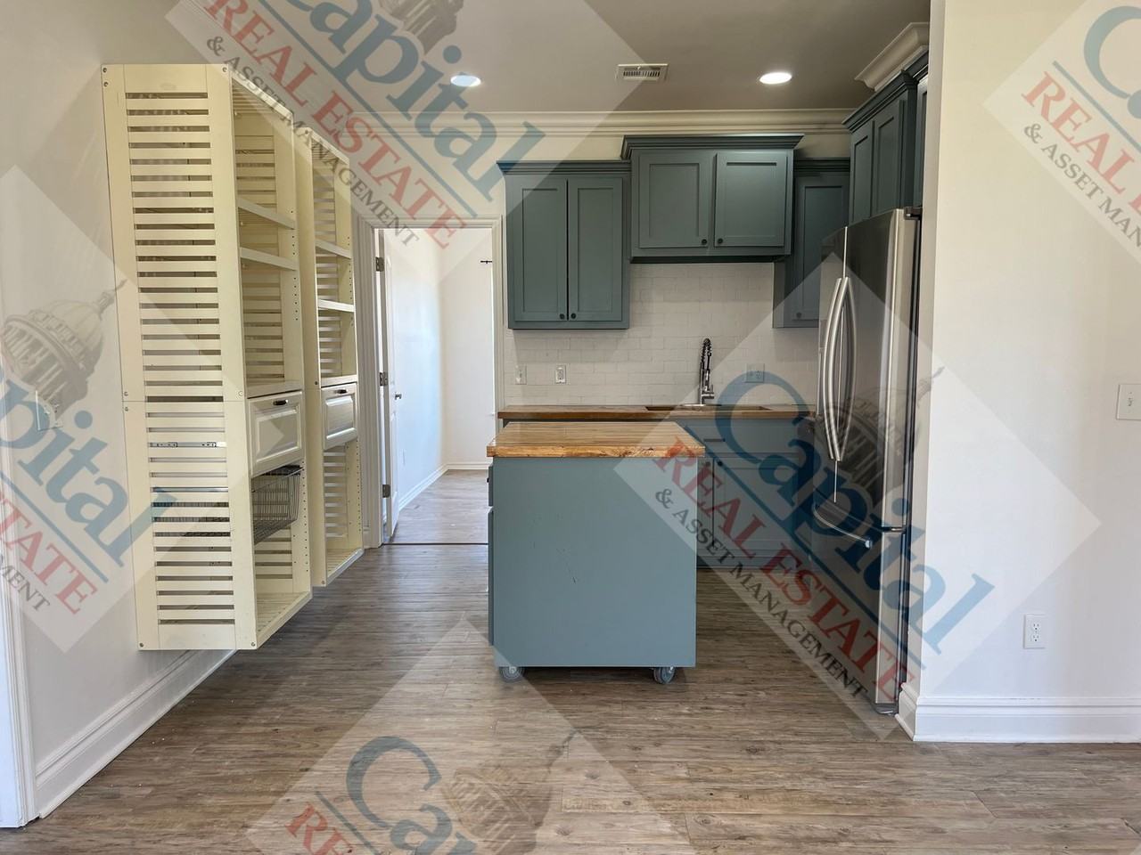 1633 Ne 11th St - Photo 7 of 32