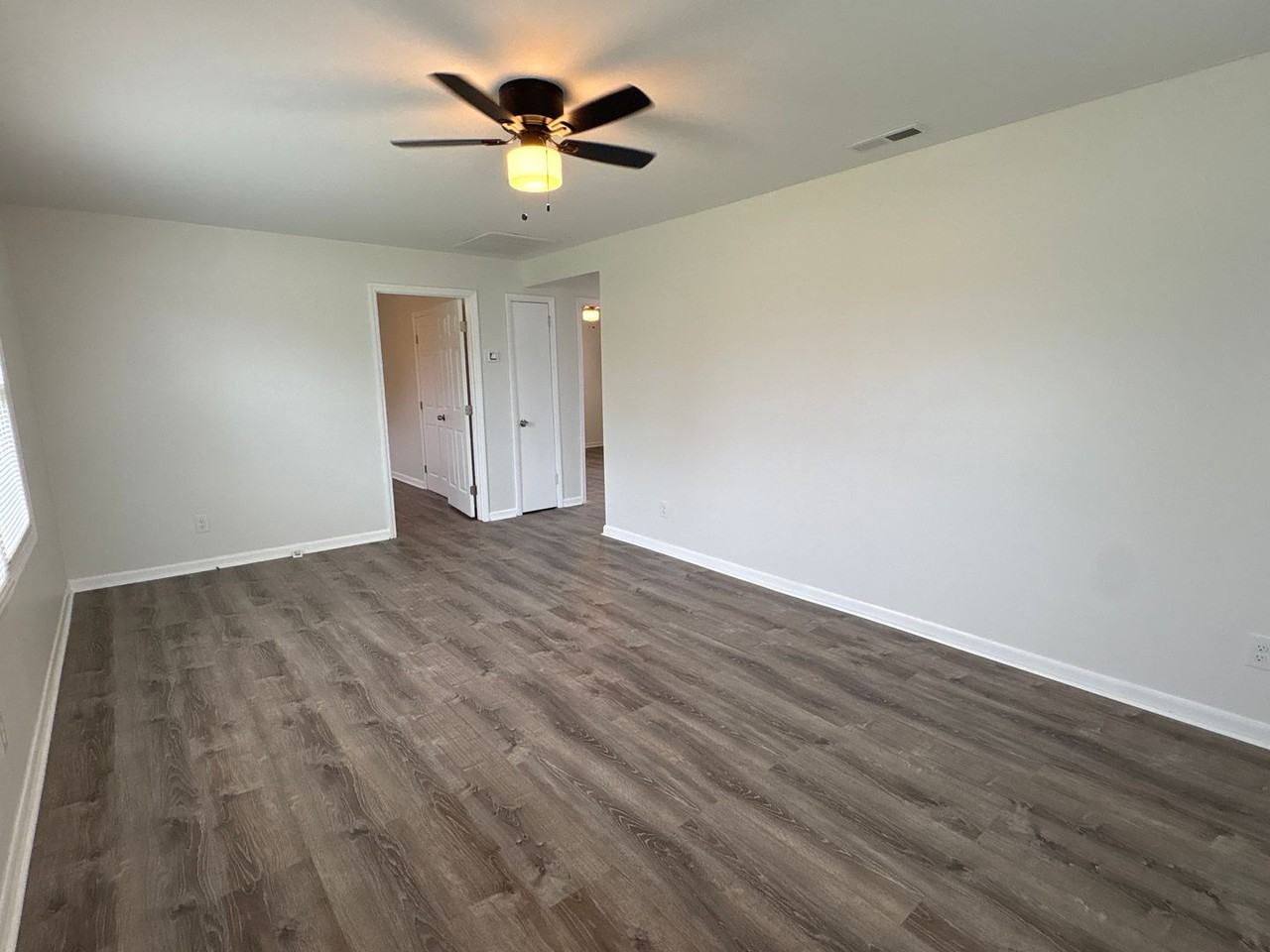 400 W Market St - Photo 6 of 19