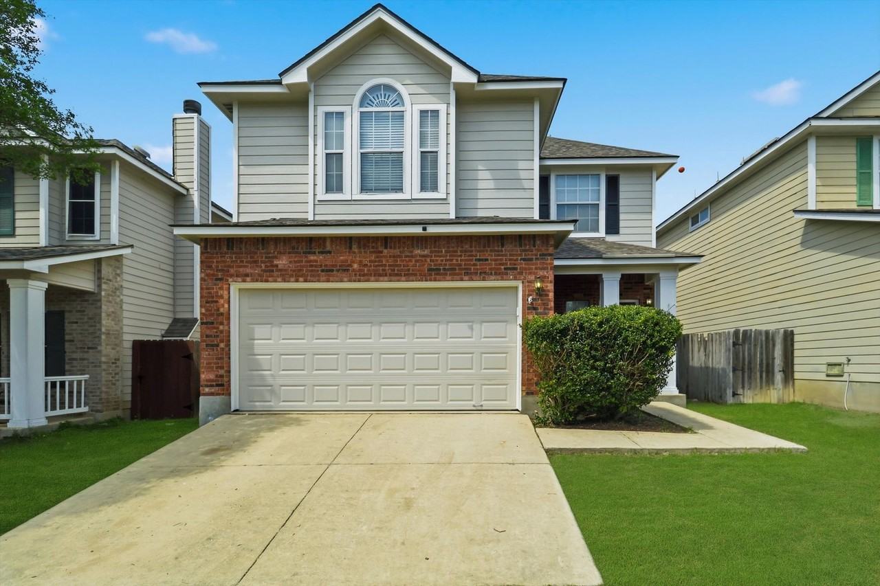 21827 Goldcrest Run - Photo 2 of 26