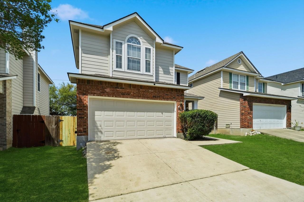 21827 Goldcrest Run - Photo 4 of 26