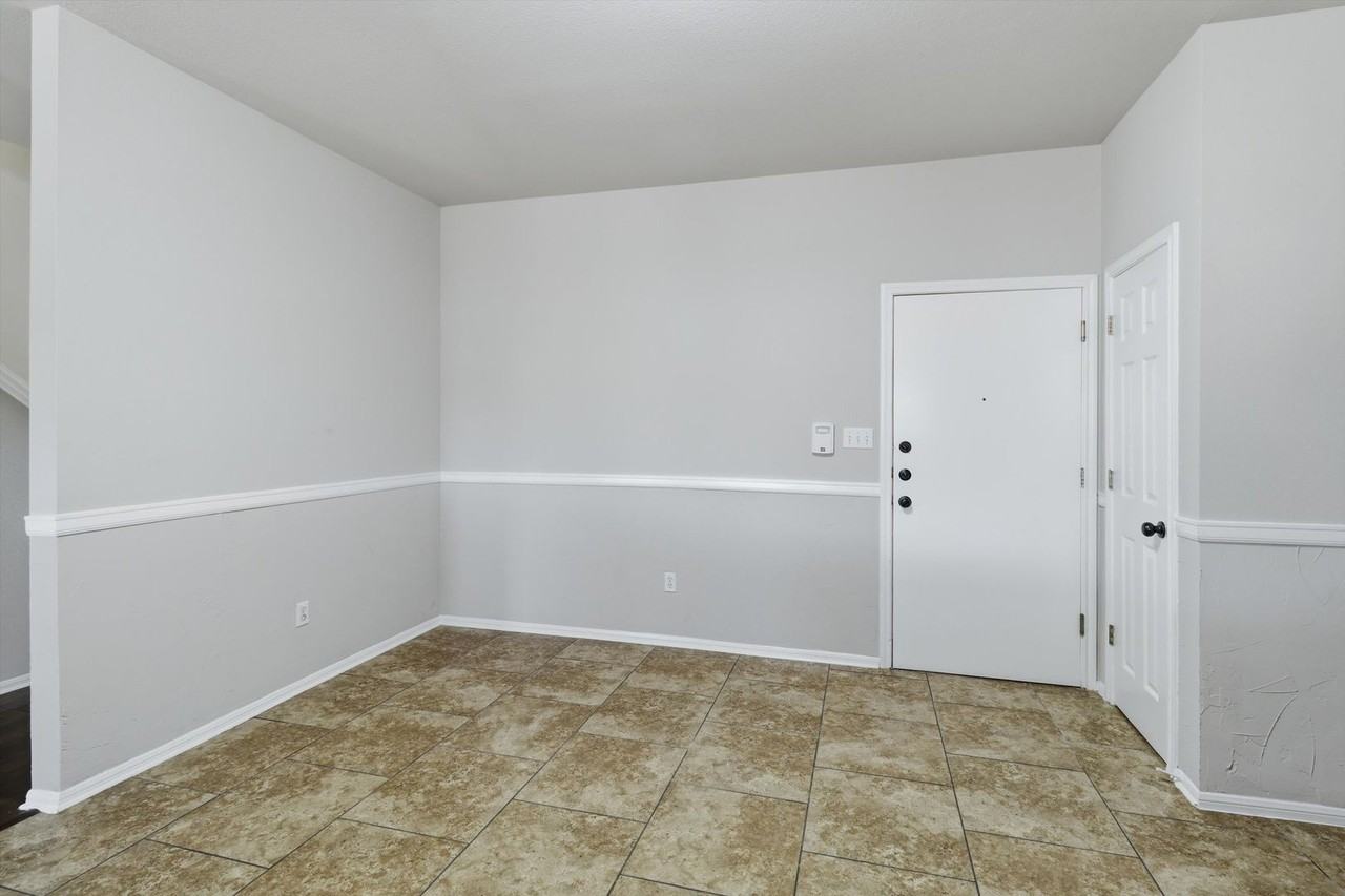 21827 Goldcrest Run - Photo 6 of 26