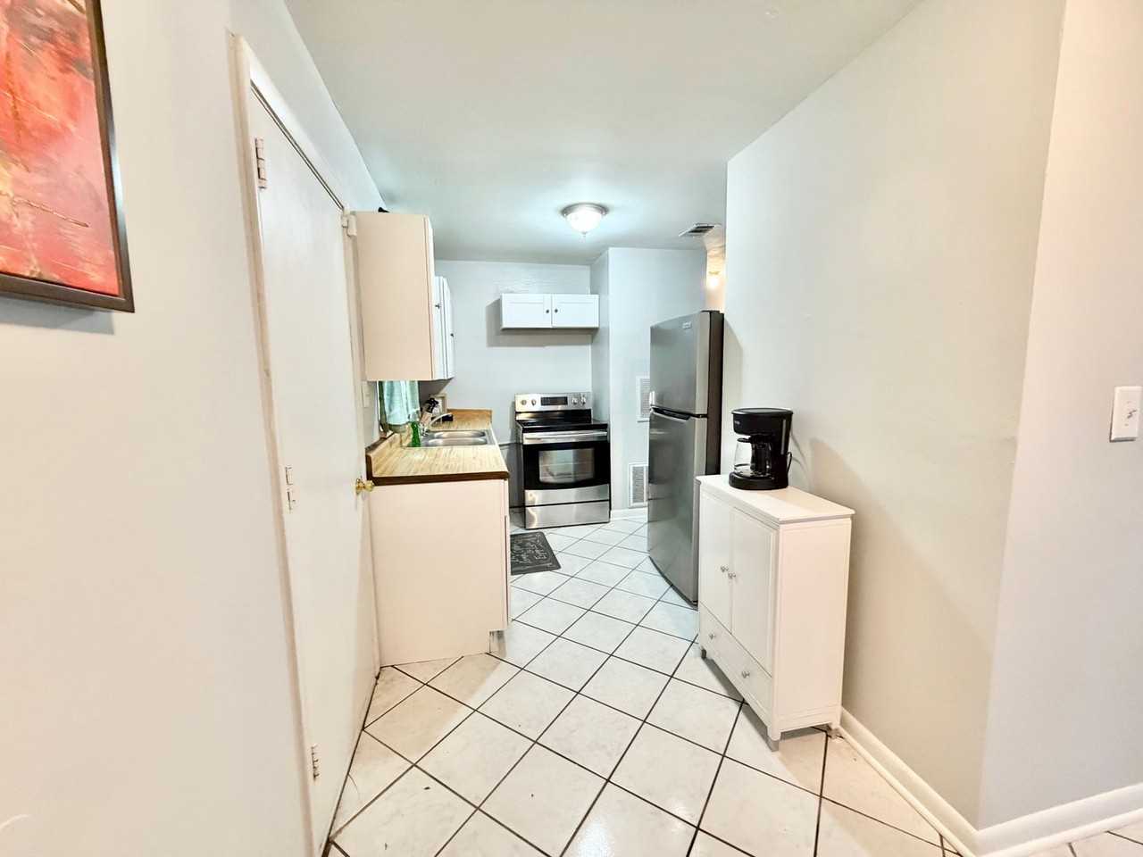 1437 Audubon Dr - Photo 7 of 17