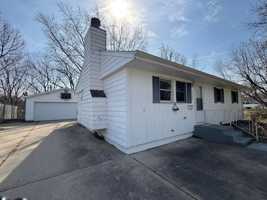 featured image of 2525 Crestview Dr