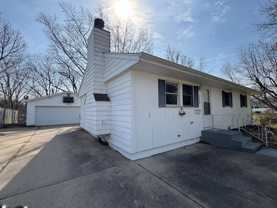 2525 Crestview Dr - Photo 1 of 1