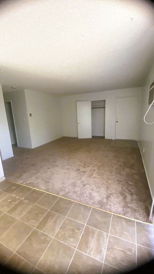 1746 Kidder Ave - Photo 3 of 19