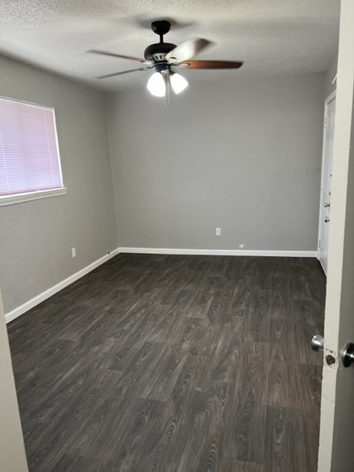 1st. Month Rent FREE $99.00 Deposit (OAC) - Photo 4 of 48