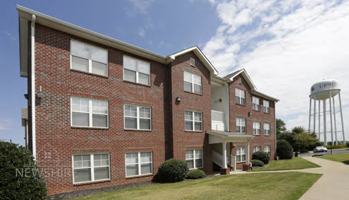 featured image of 1200 College Pointe Ln