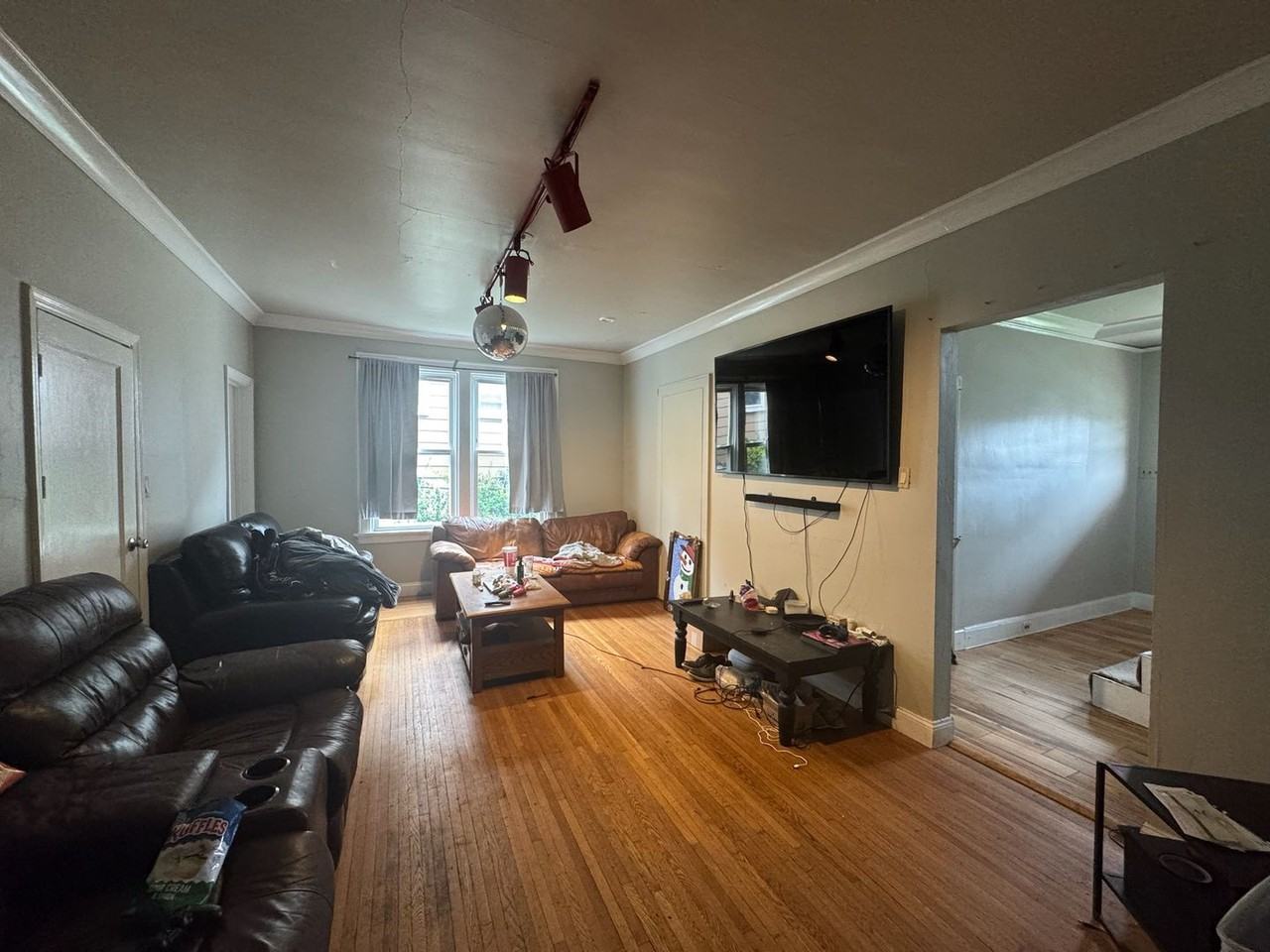 350 Probasco St - Photo 7 of 29