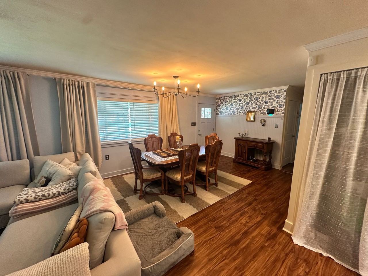 1815 E 58th St - Photo 4 of 19