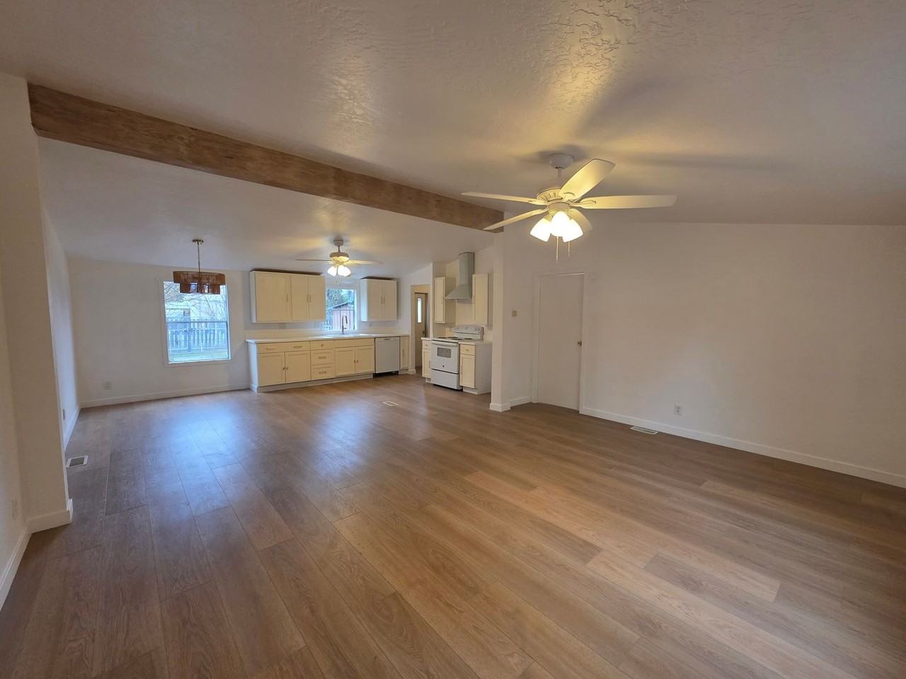 32721 N 10th Ave - Photo 5 of 18