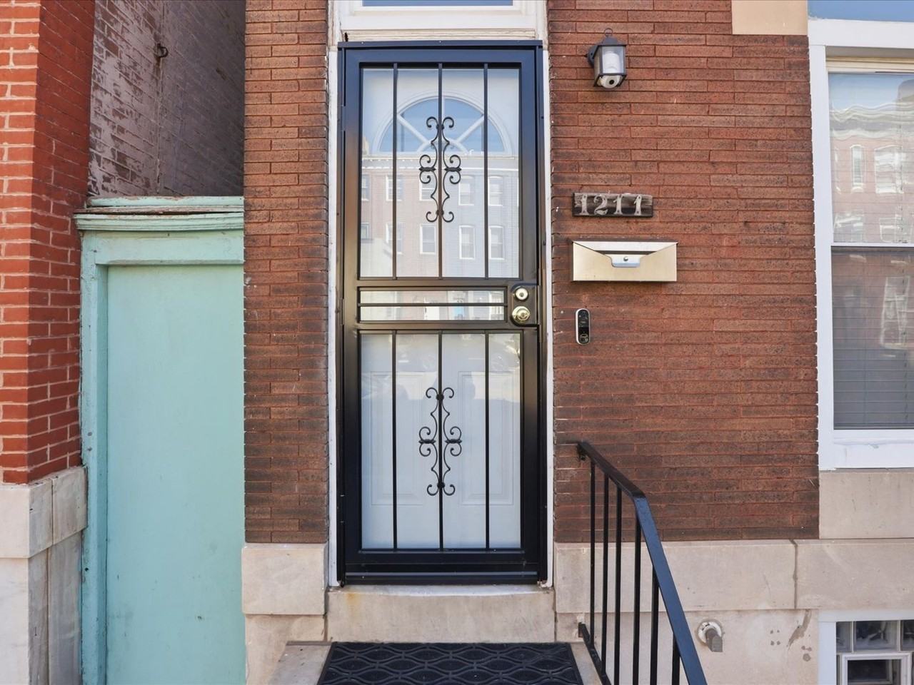 1211 N Caroline St - Photo 6 of 47