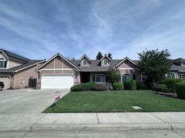 featured image of 4944 W Lark Ave