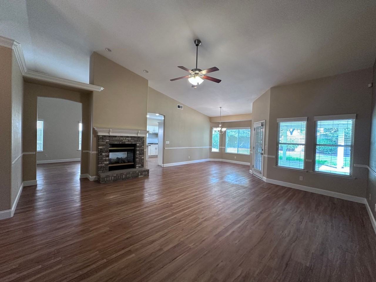 4944 W Lark Ave - Photo 3 of 28