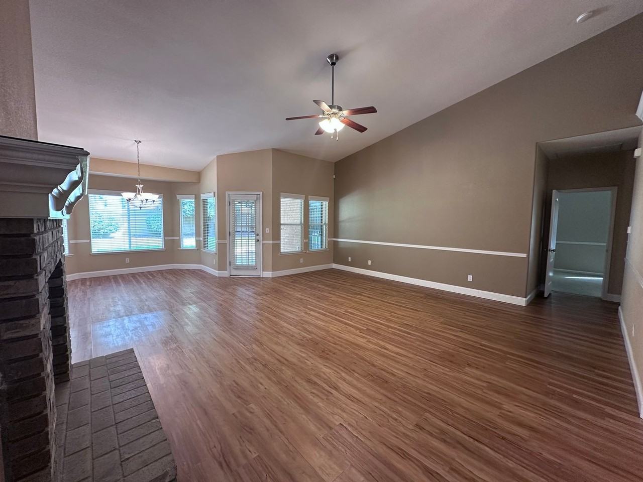 4944 W Lark Ave - Photo 4 of 28