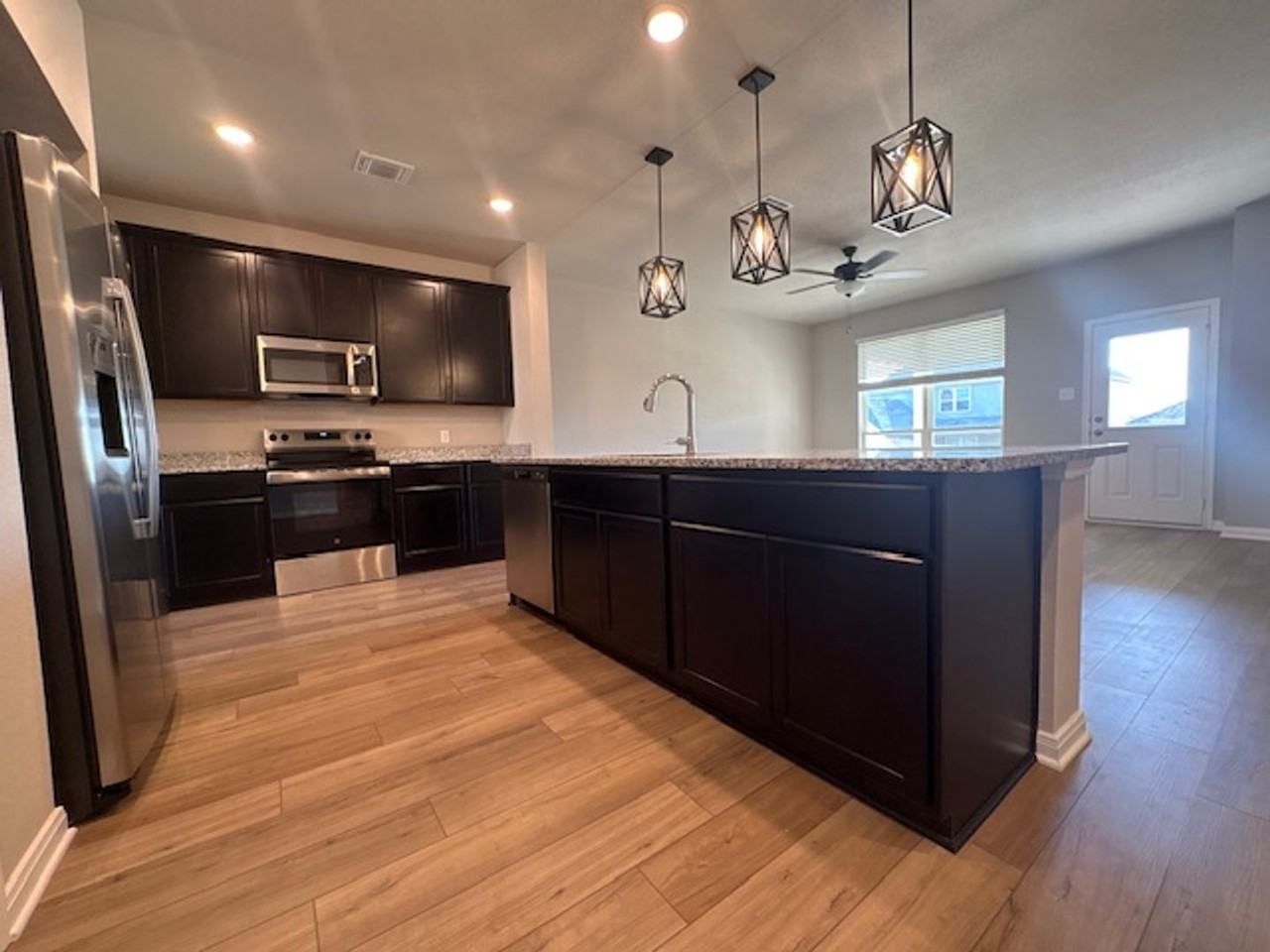 5507 Aurelia Dr - Photo 4 of 19