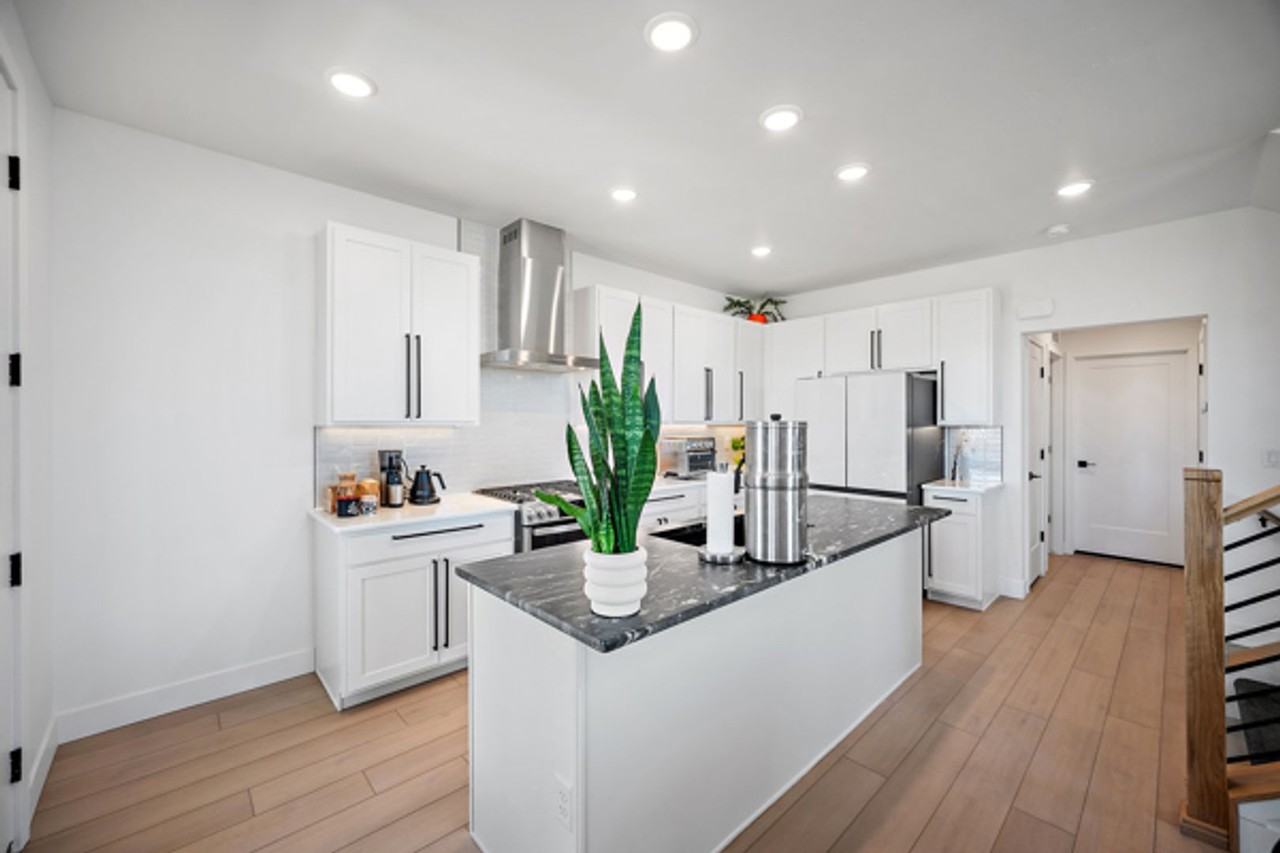 3095 Curly Grv - Photo 5 of 43