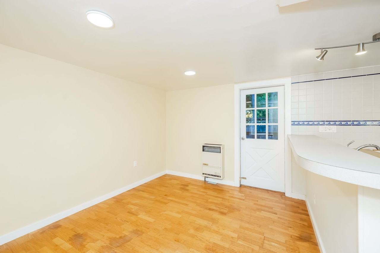 1741 Rose St - Photo 4 of 24