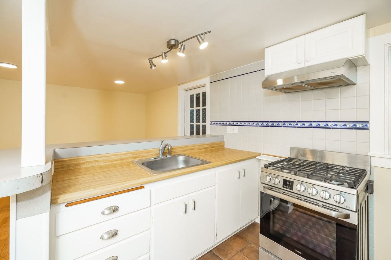 1741 Rose St - Photo 7 of 24