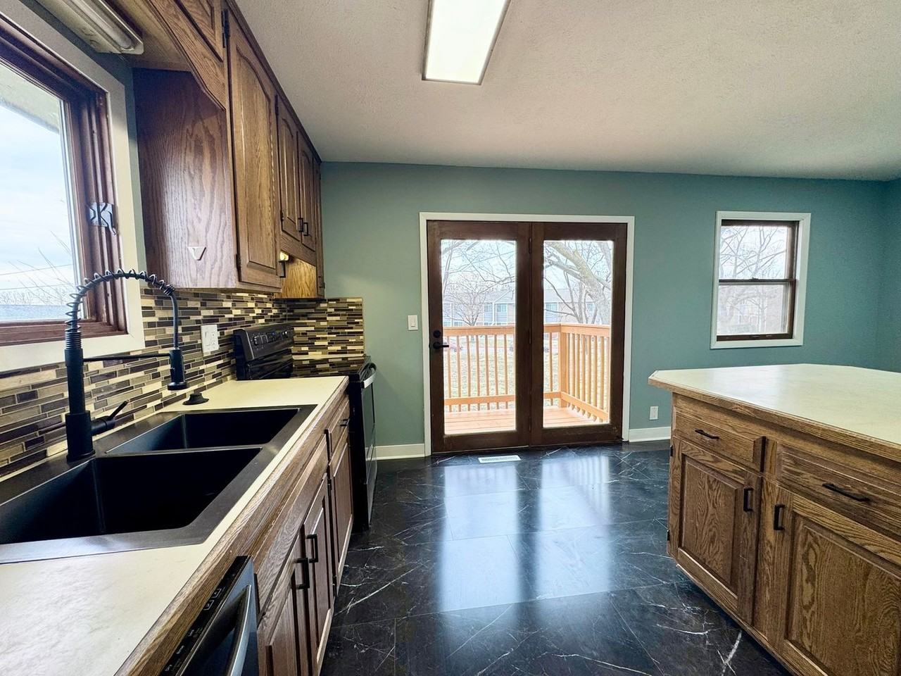 3630 S 128th Ave - Photo 6 of 28