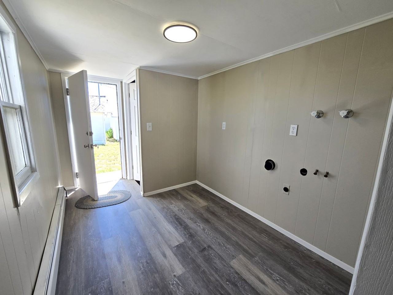 12350 1/2 Holtwood Rd - Photo 2 of 10