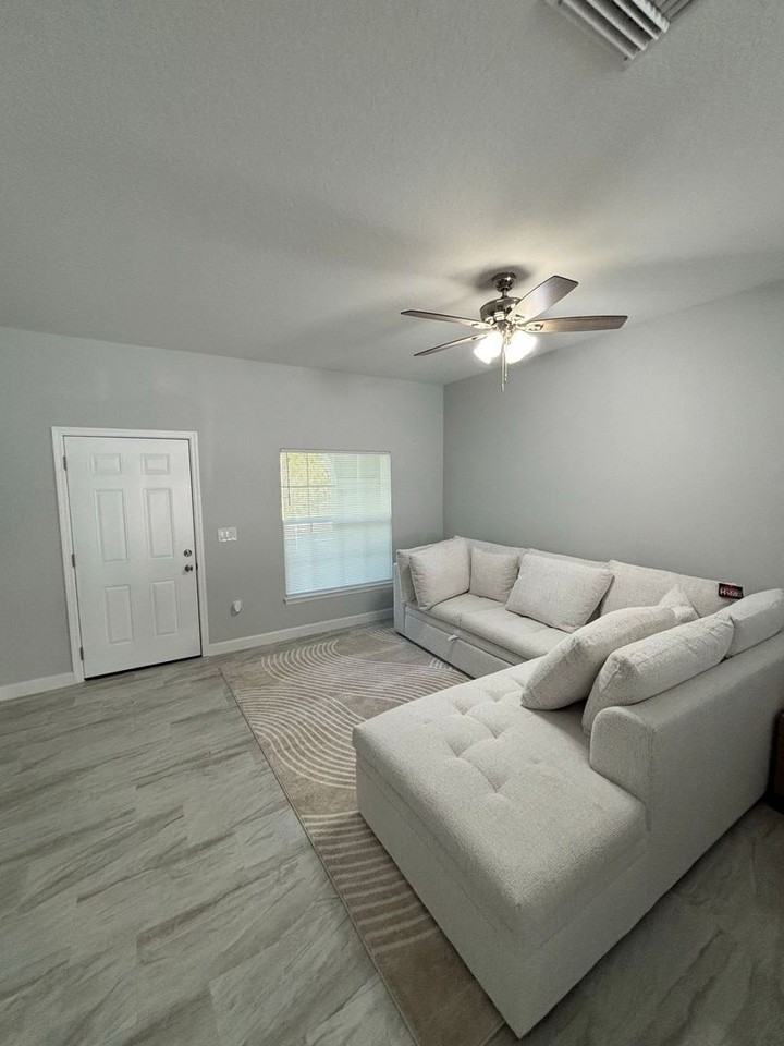 336 Caen Ct #B - Photo 2 of 14