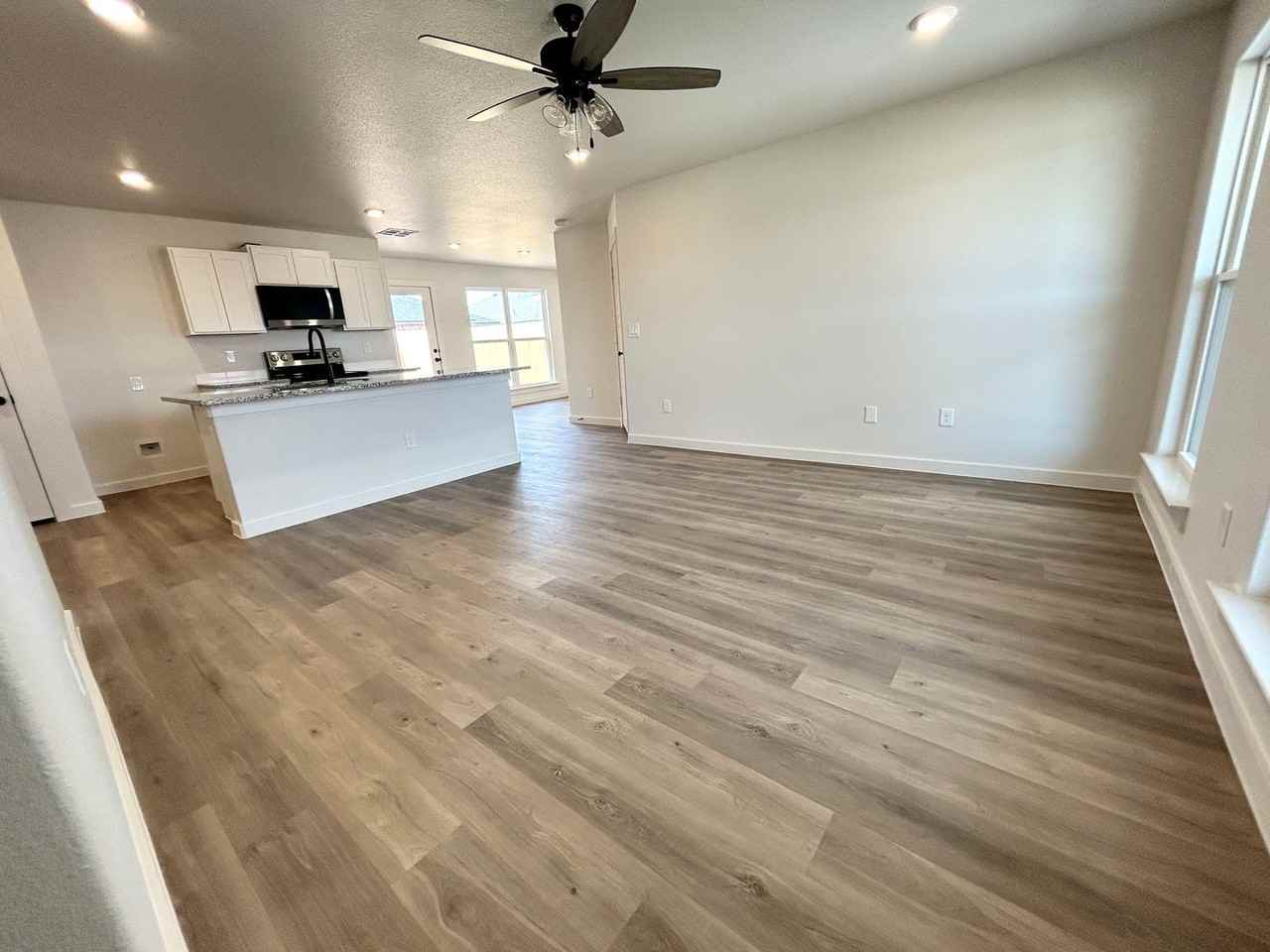 13822 Fremont Ave - Photo 2 of 12