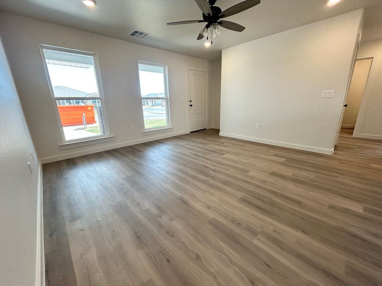 13822 Fremont Ave - Photo 3 of 12