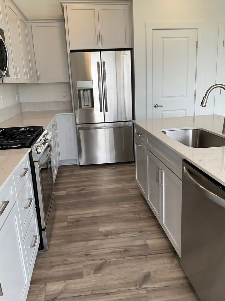 1832 N Big Star Ave - Photo 4 of 17