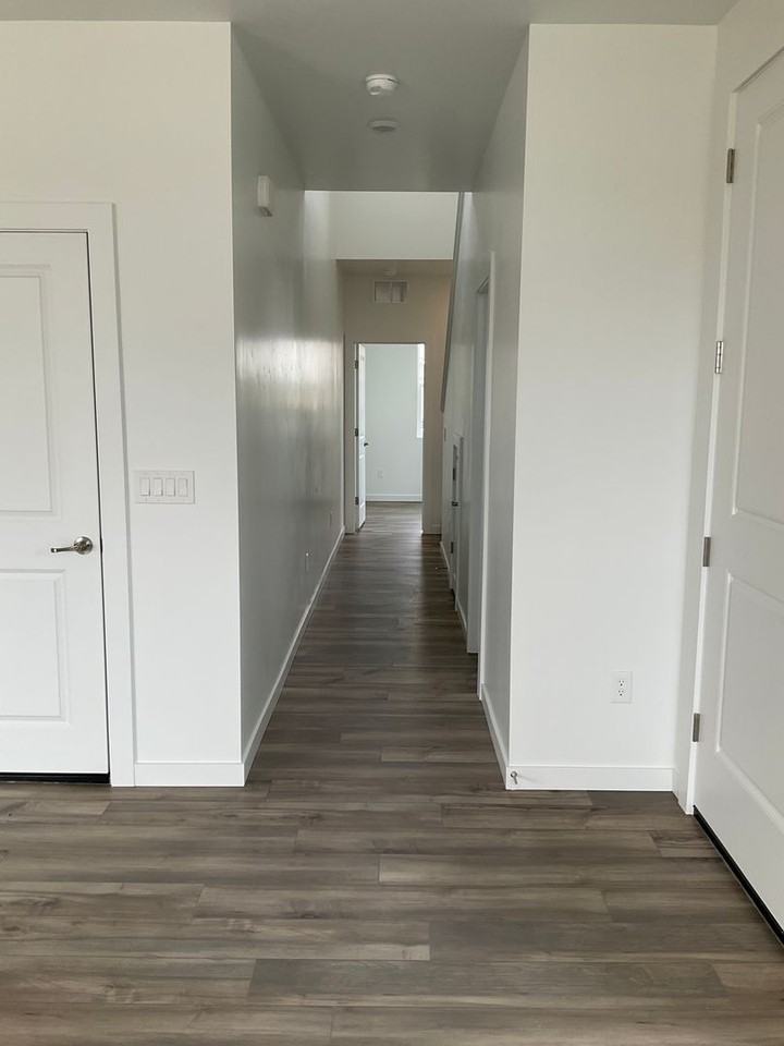 1832 N Big Star Ave - Photo 5 of 17