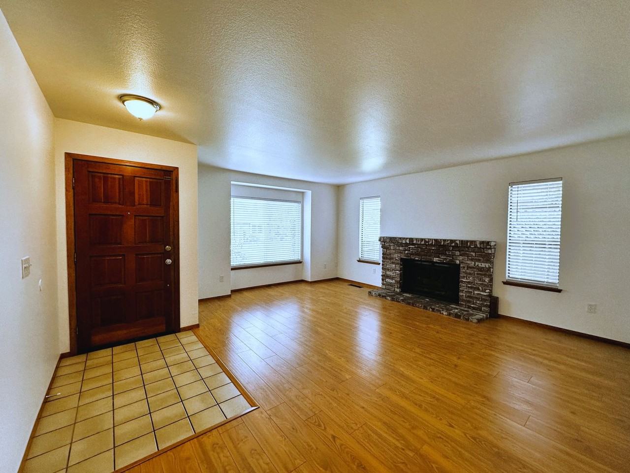 2314 Sierra Creek Cir - Photo 2 of 31