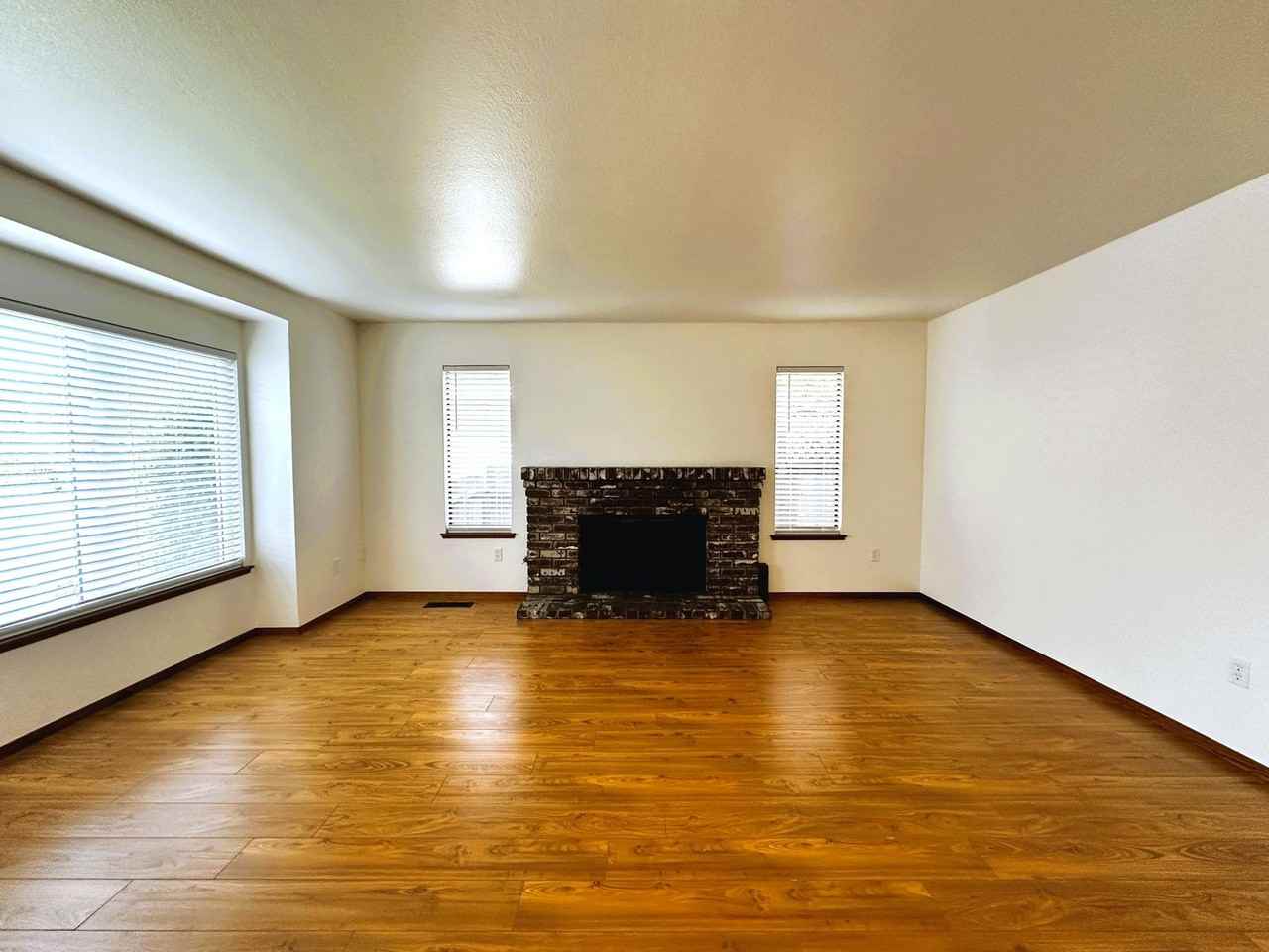 2314 Sierra Creek Cir - Photo 3 of 31