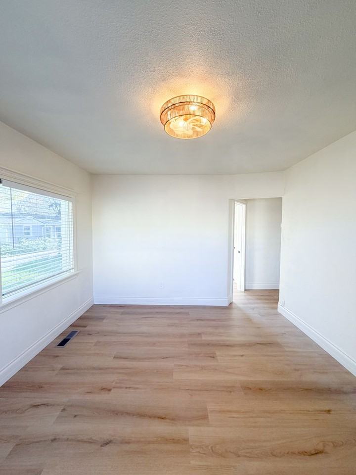 665 Patterson St Nw - Photo 3 of 11