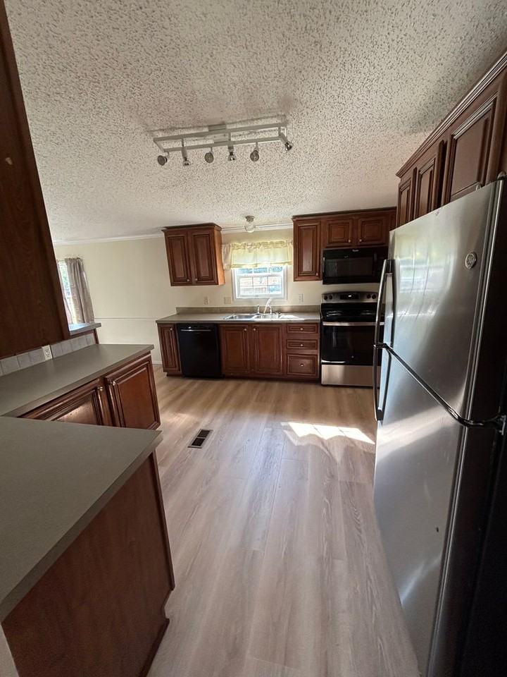 6154 Pine Tree Loop - Photo 4 of 12