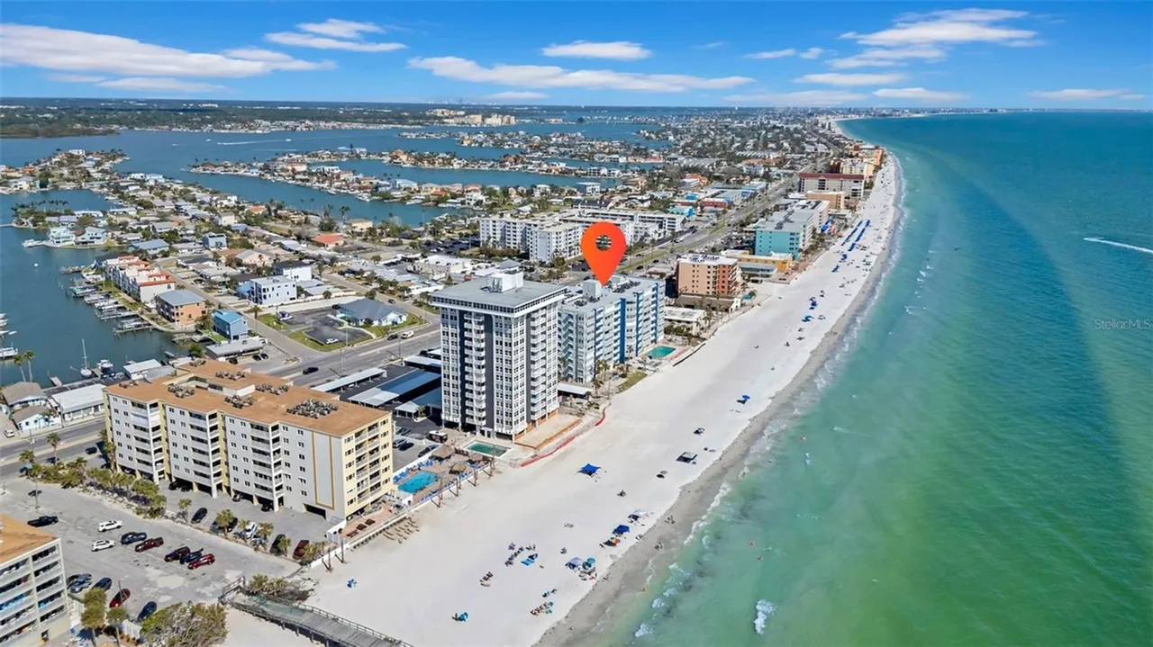 17400 Gulf Blvd #J9 - Photo 4 of 41