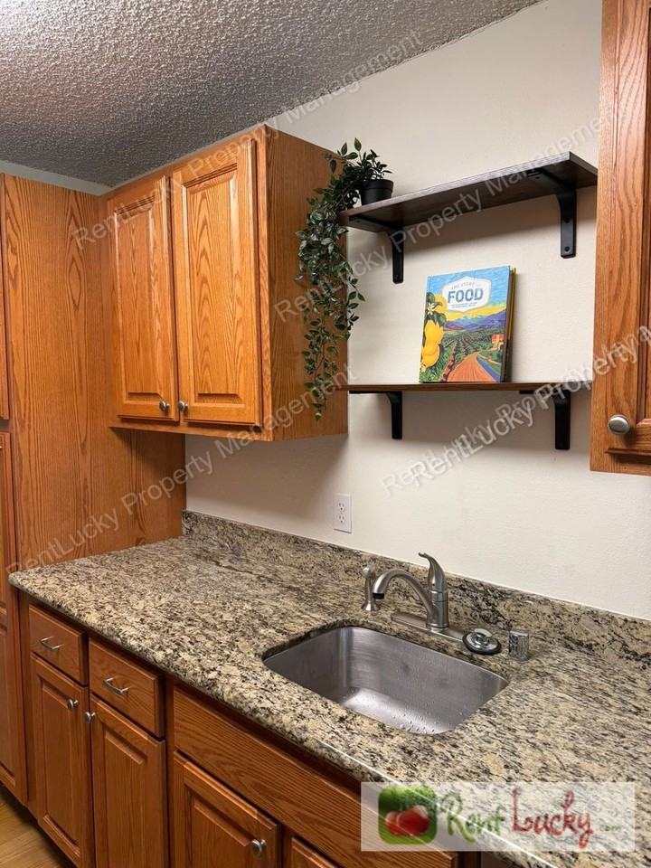12510 Ne 117th Pl - Photo 2 of 24