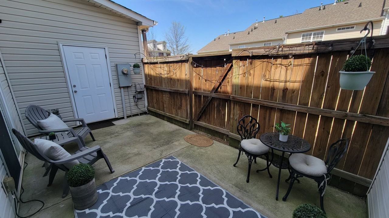 206 Greenbush Ct - Photo 5 of 15