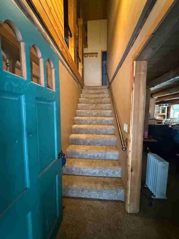 674 Minaret Rd - Photo 5 of 19