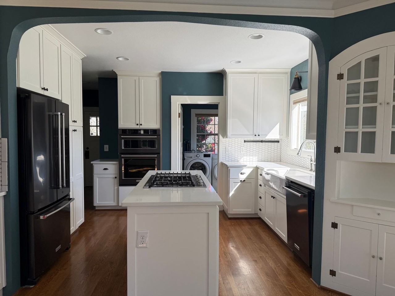 1036 Ne Cowls St - Photo 5 of 34