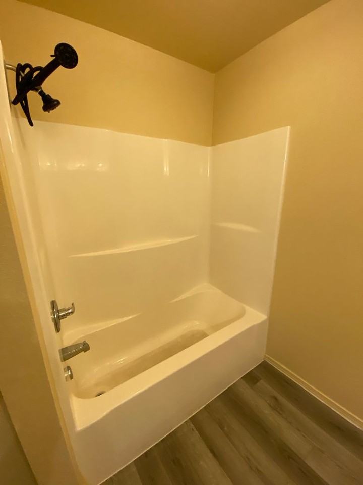 OZIER ST. 8-PLEX - Photo 4 of 16