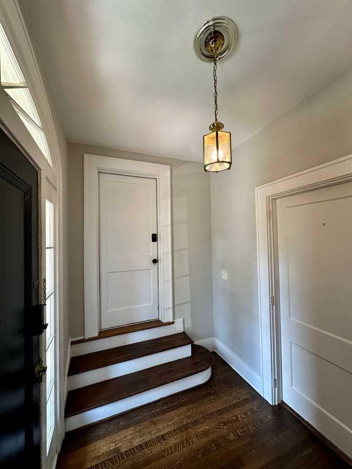 138 E 50th St #2 - Photo 3 of 36