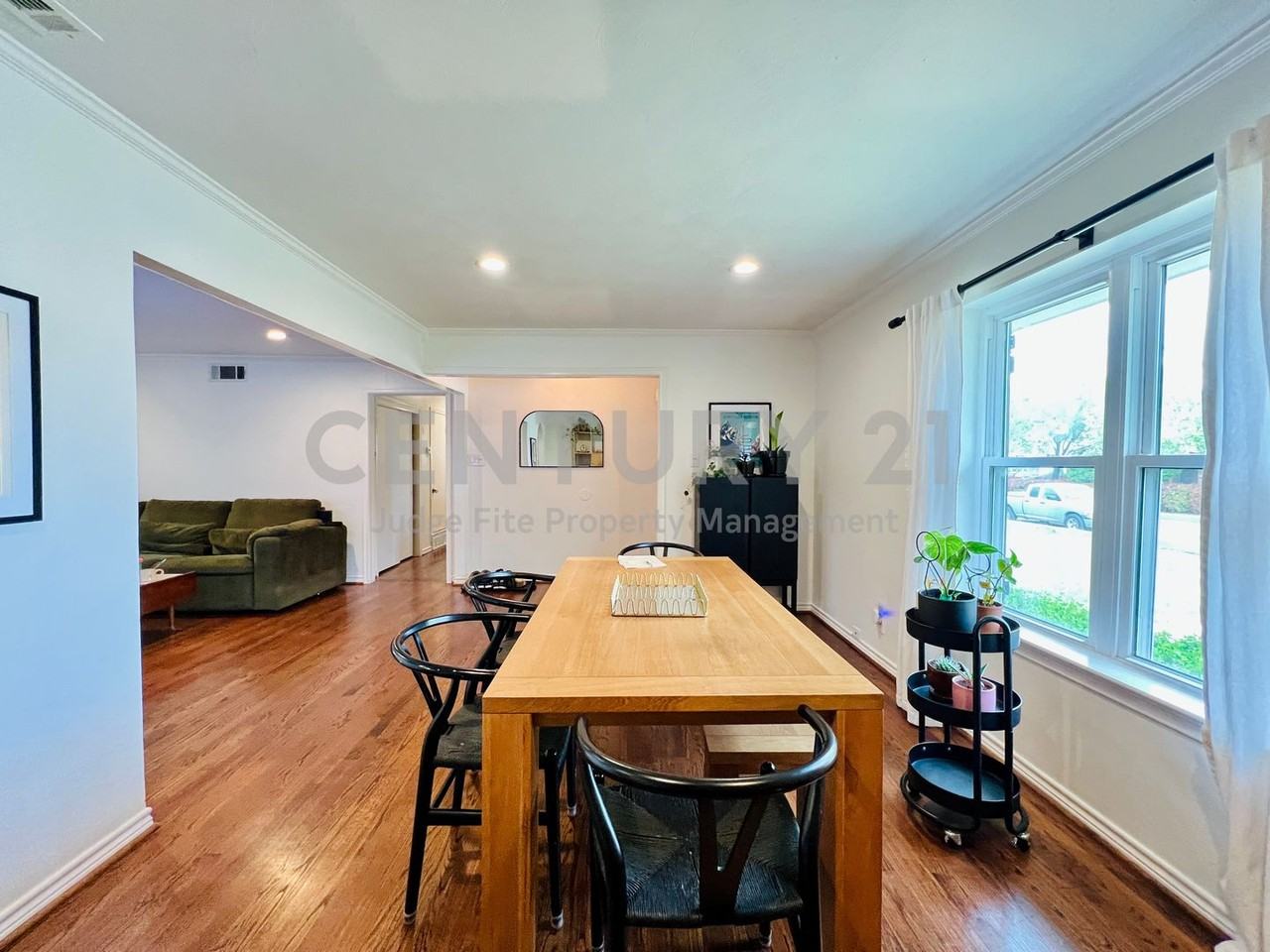 603 Twilight Trl - Photo 3 of 13