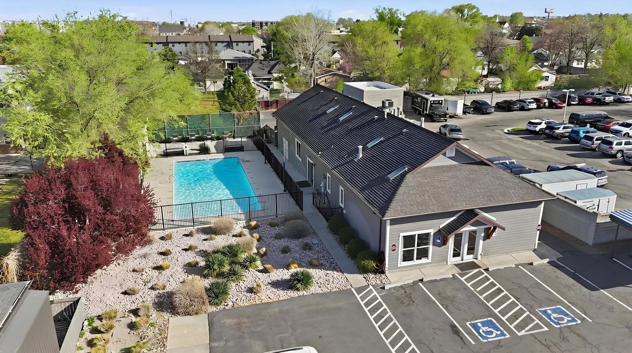 Calaveras - Photo 2 of 21