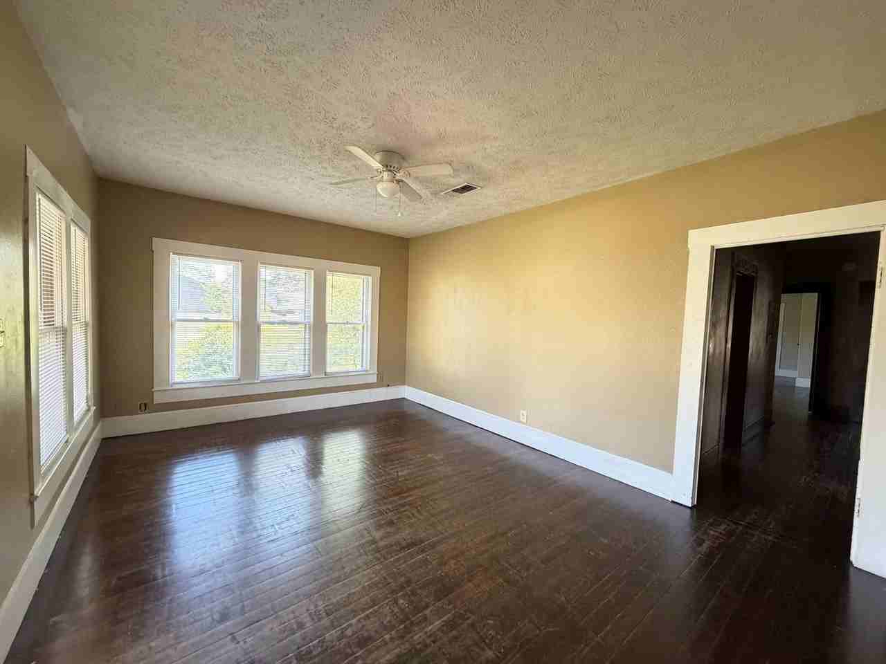 126 Wortham Dr - Photo 3 of 15