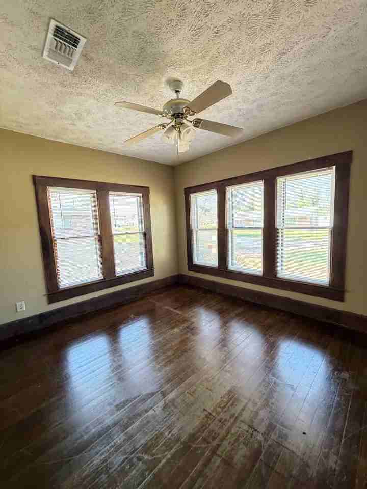 126 Wortham Dr - Photo 6 of 15