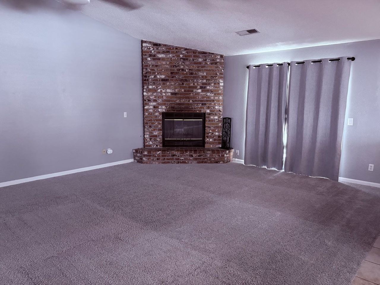 194 Mesquite Ct - Photo 4 of 21