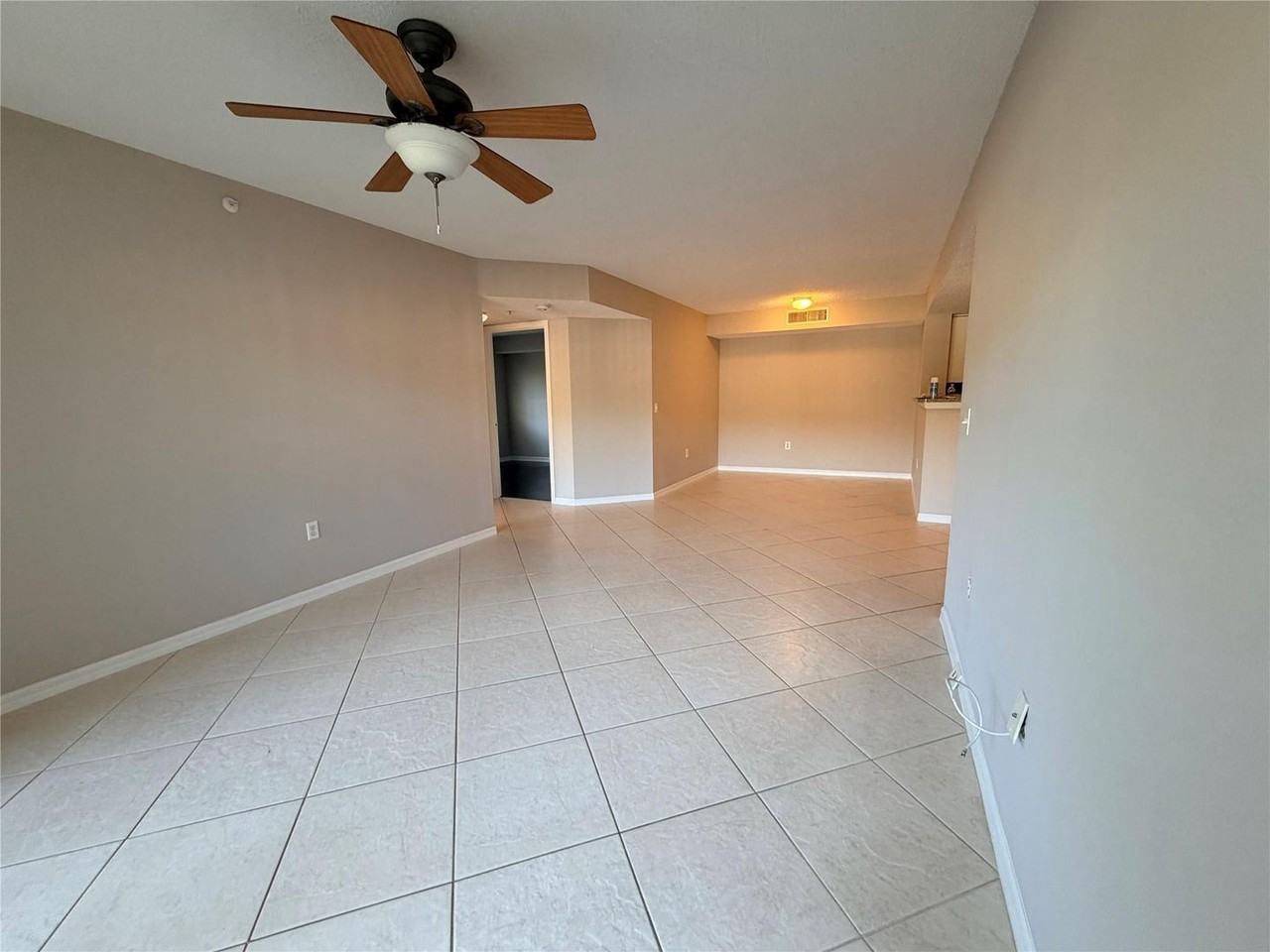 5025 Wiles Rd - Photo 6 of 16