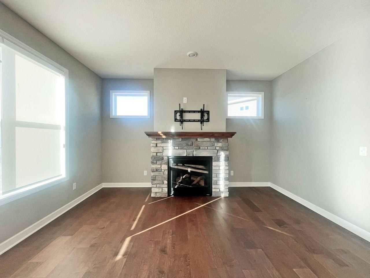 18275 Geyser Way - Photo 3 of 30