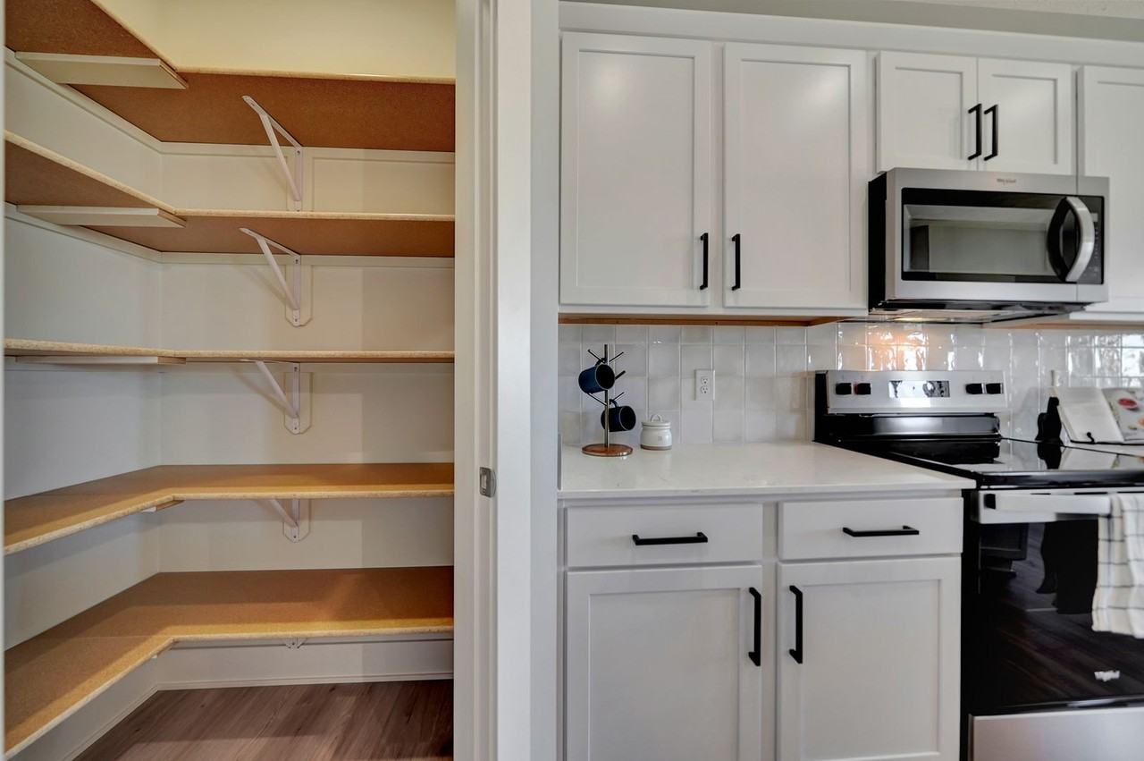 8626 Highview Cir - Photo 6 of 16