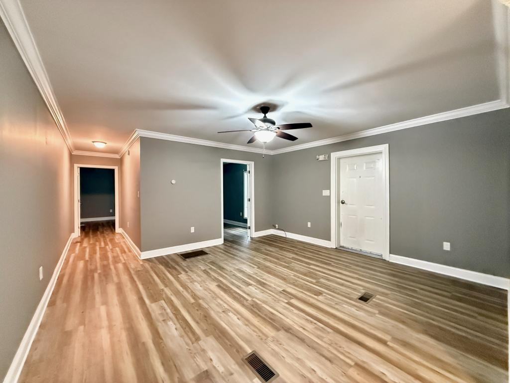 620 Lovers Ln - Photo 3 of 12