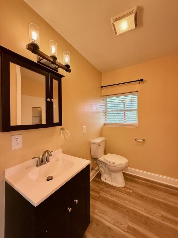 620 Lovers Ln - Photo 7 of 12